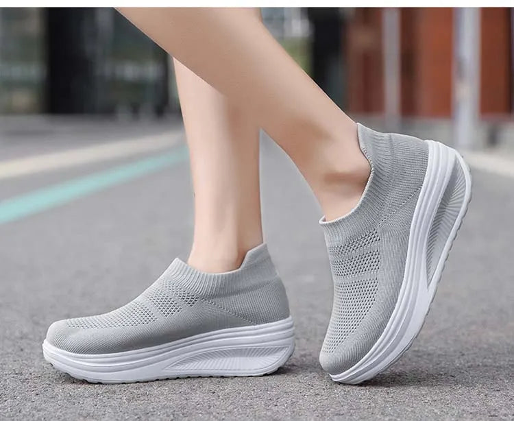 Slip-On-Sneaker mit dickem Boden für Damen