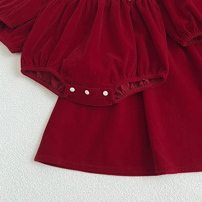 Süßes Kleid mit Puppenkragen für Baby-Mädchen