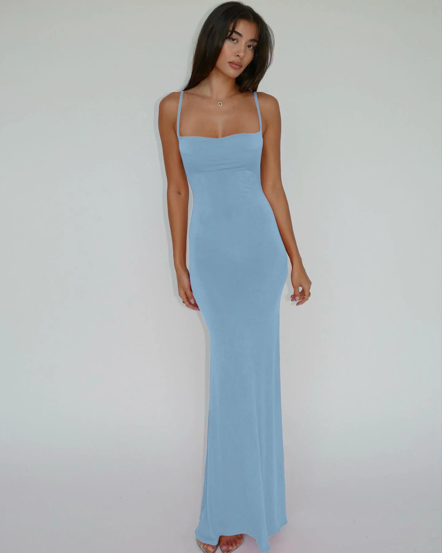 Schwarzes Maxi-Partykleid mit eckigem Kragen