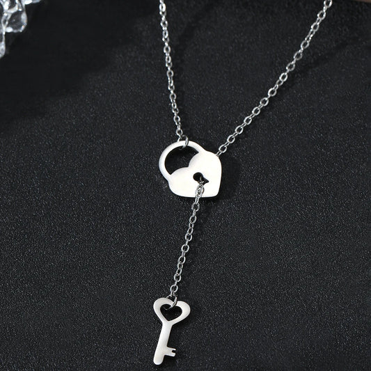 Herzförmige Edelstahl-Anhänger, trendige Halskette für Damen