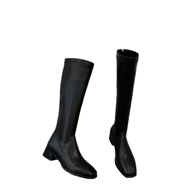 Kniehohe Damen-Winterstiefel aus weichem Leder mit hohem Absatz