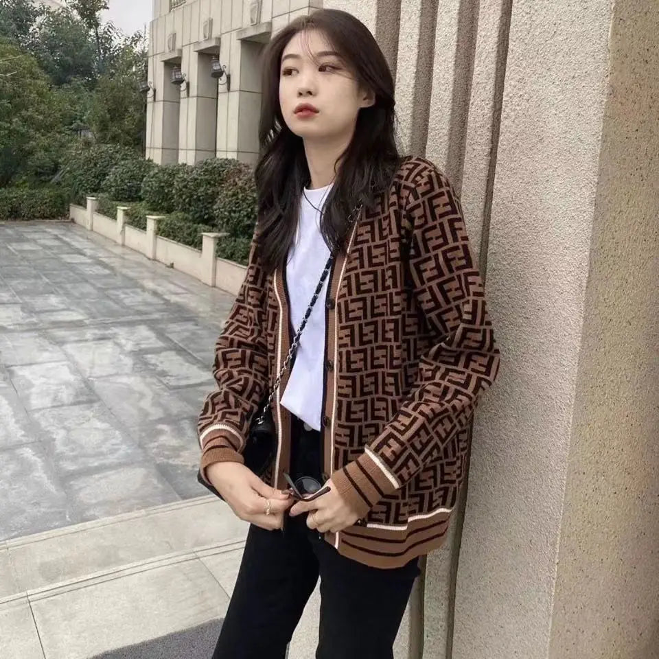 Fashionable Jacquard Cardigan for Modern Women