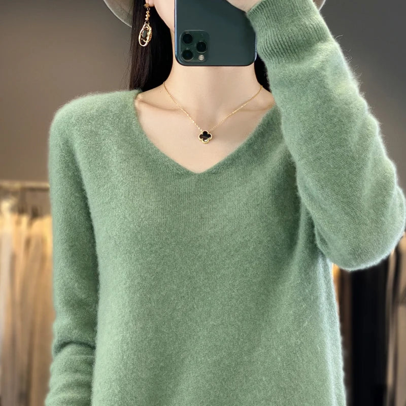 Women's knitted V Neck Merino Wool Sweater