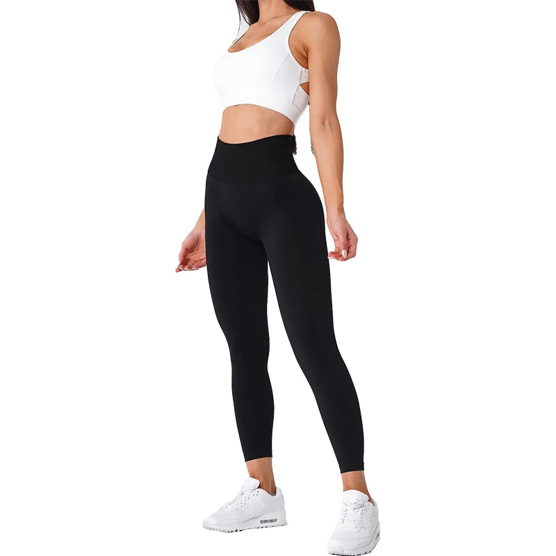 NVGTN – Nahtlose Leggings mit hoher Taille und einfarbig