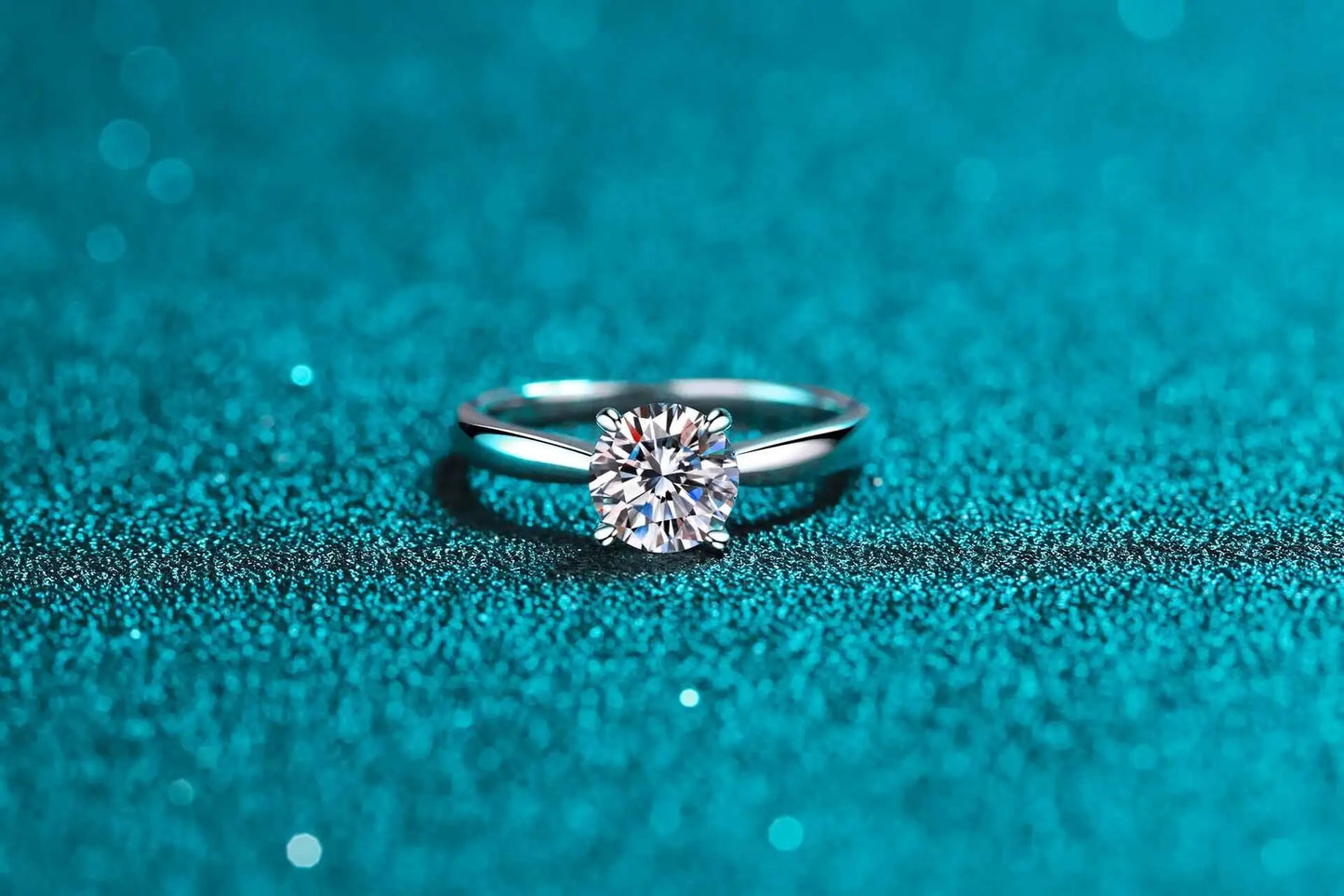 Women's Moissanite claw Diamond Wedding Band Finger Rings