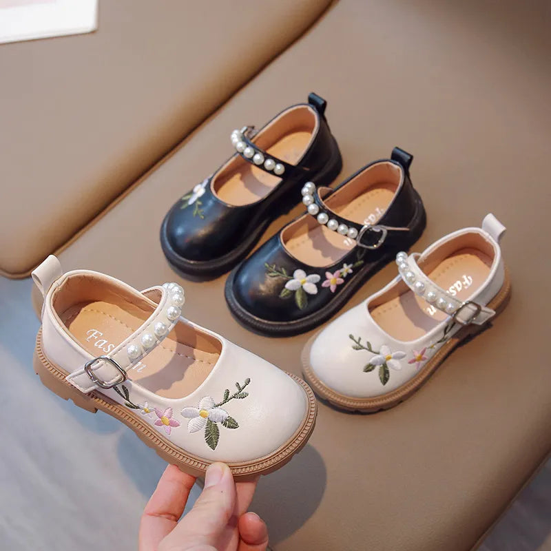 Baby-Mädchen-Blumen-Lederschuhe