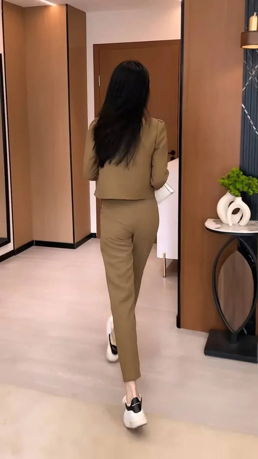 Women's Blazer and Pants Set- Elegant Business Suit