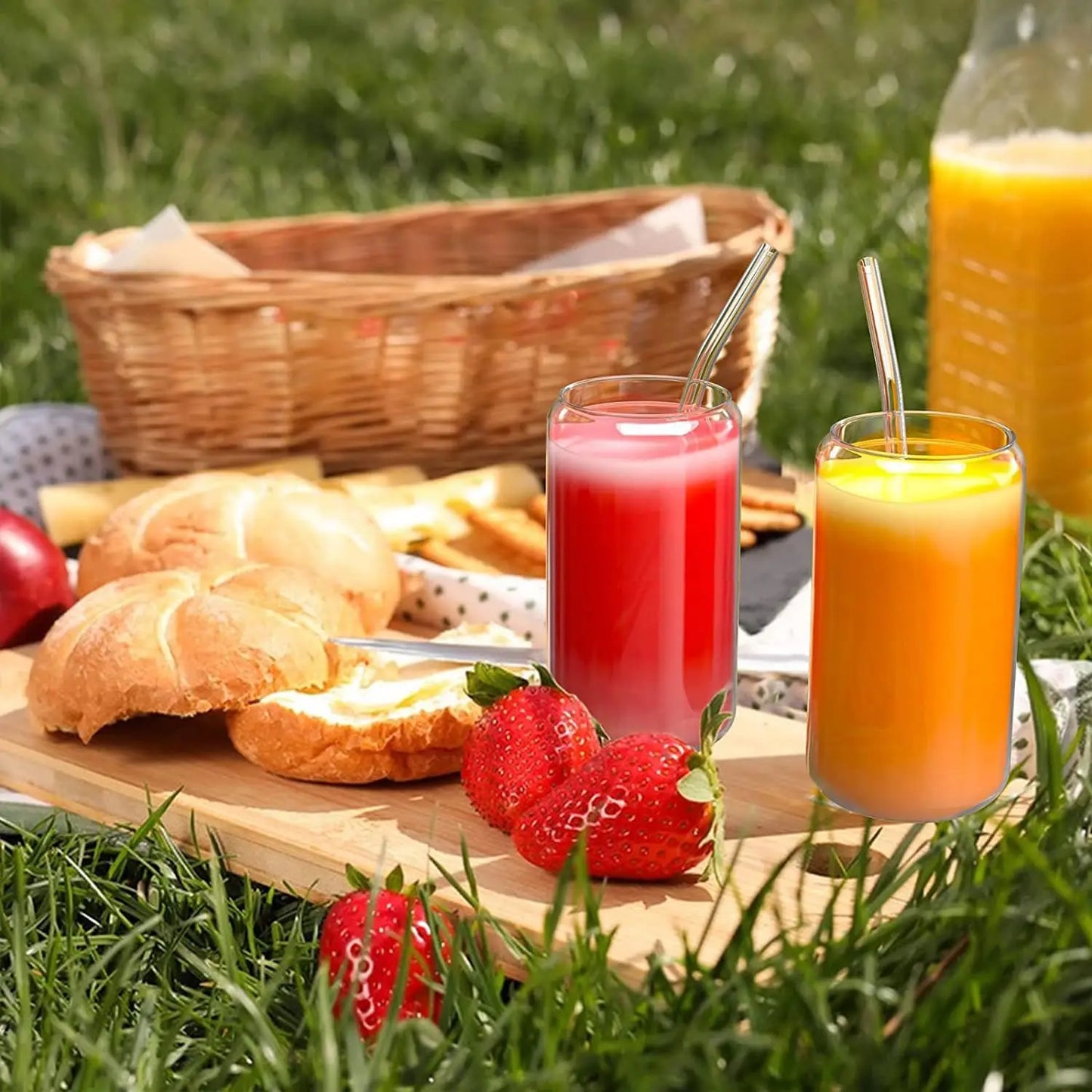 Gobelets en verre en forme de canette avec couvercles et pailles en bambou