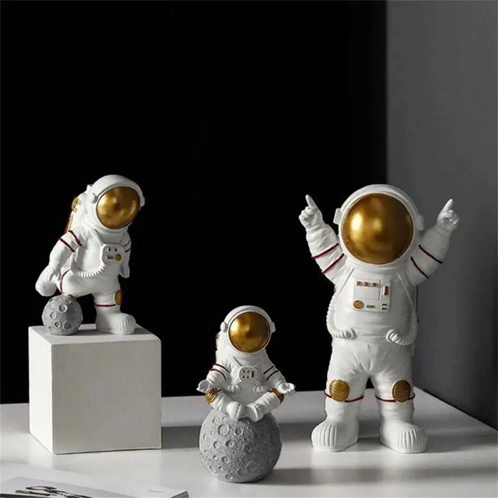 Weihnachtliche Astronautenfiguren – Festliche Weltraumdekoration