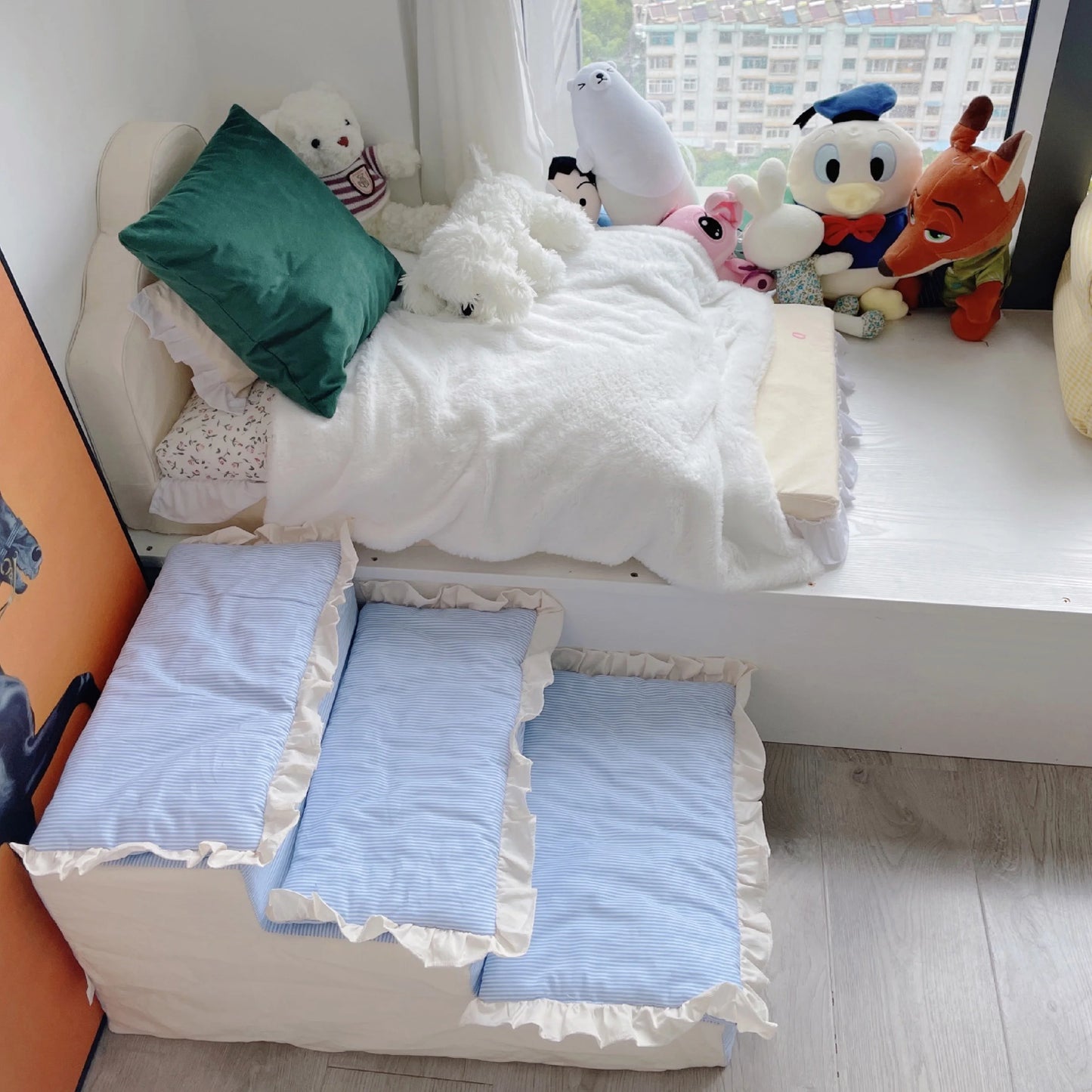 Double Step Cute Pets Bed