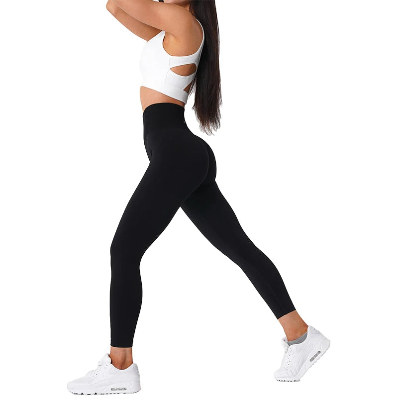 NVGTN – Nahtlose Leggings mit hoher Taille und einfarbig