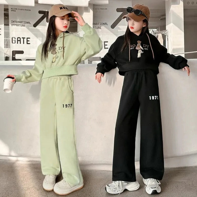 Teenage Girls Long Sleeve Hoodie & Pants