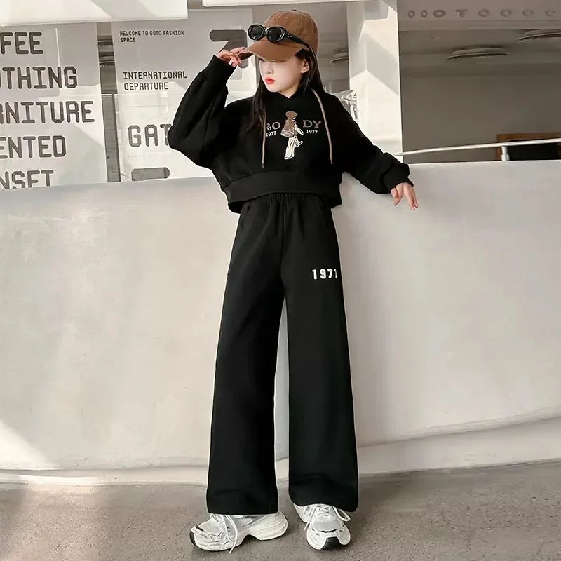 Teenage Girls Long Sleeve Hoodie & Pants
