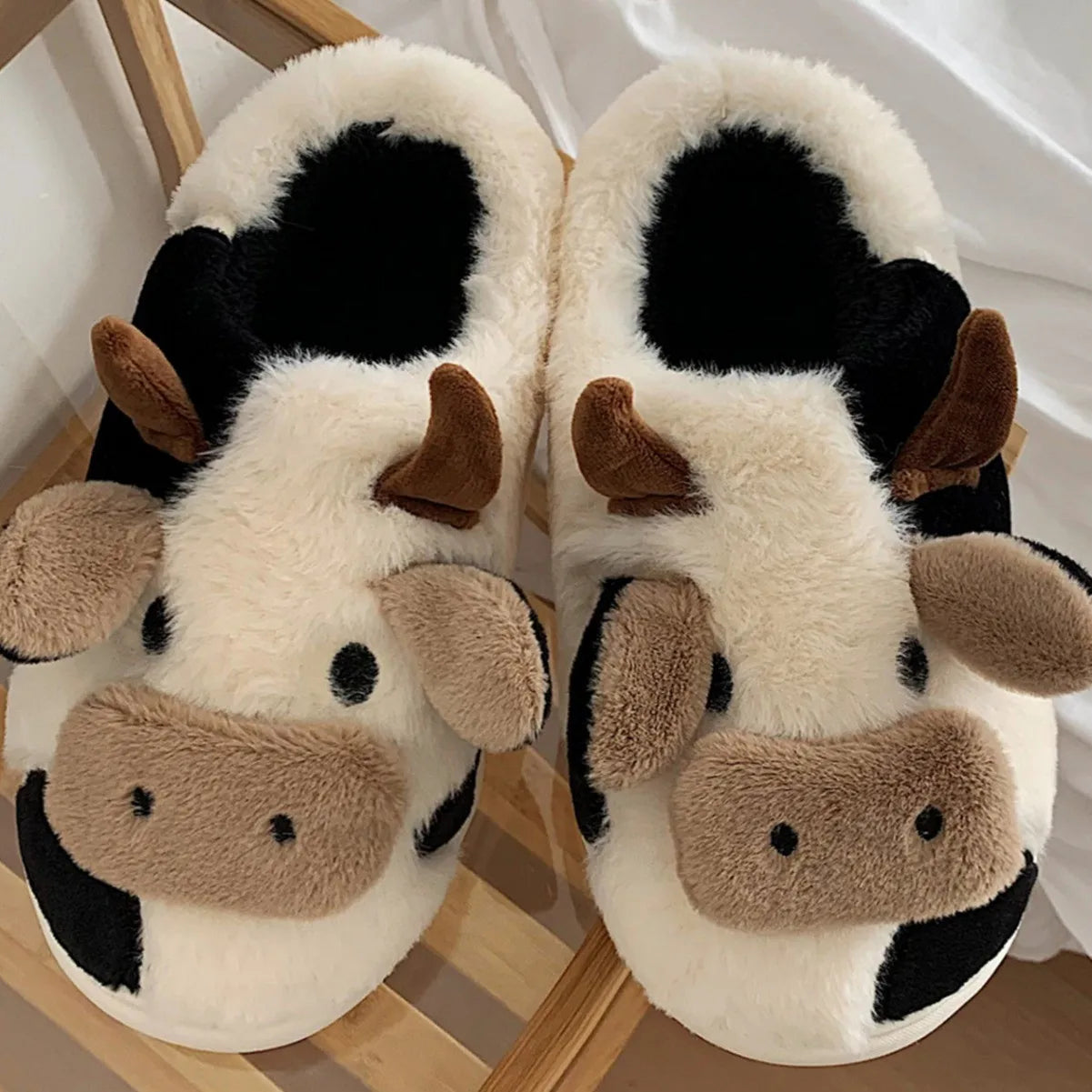 Unisex Winter Warm Plush Cartoon Cow Slippers