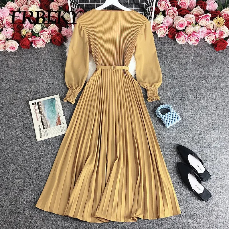Women's Long Pleated Elastic Waistband Dresses
