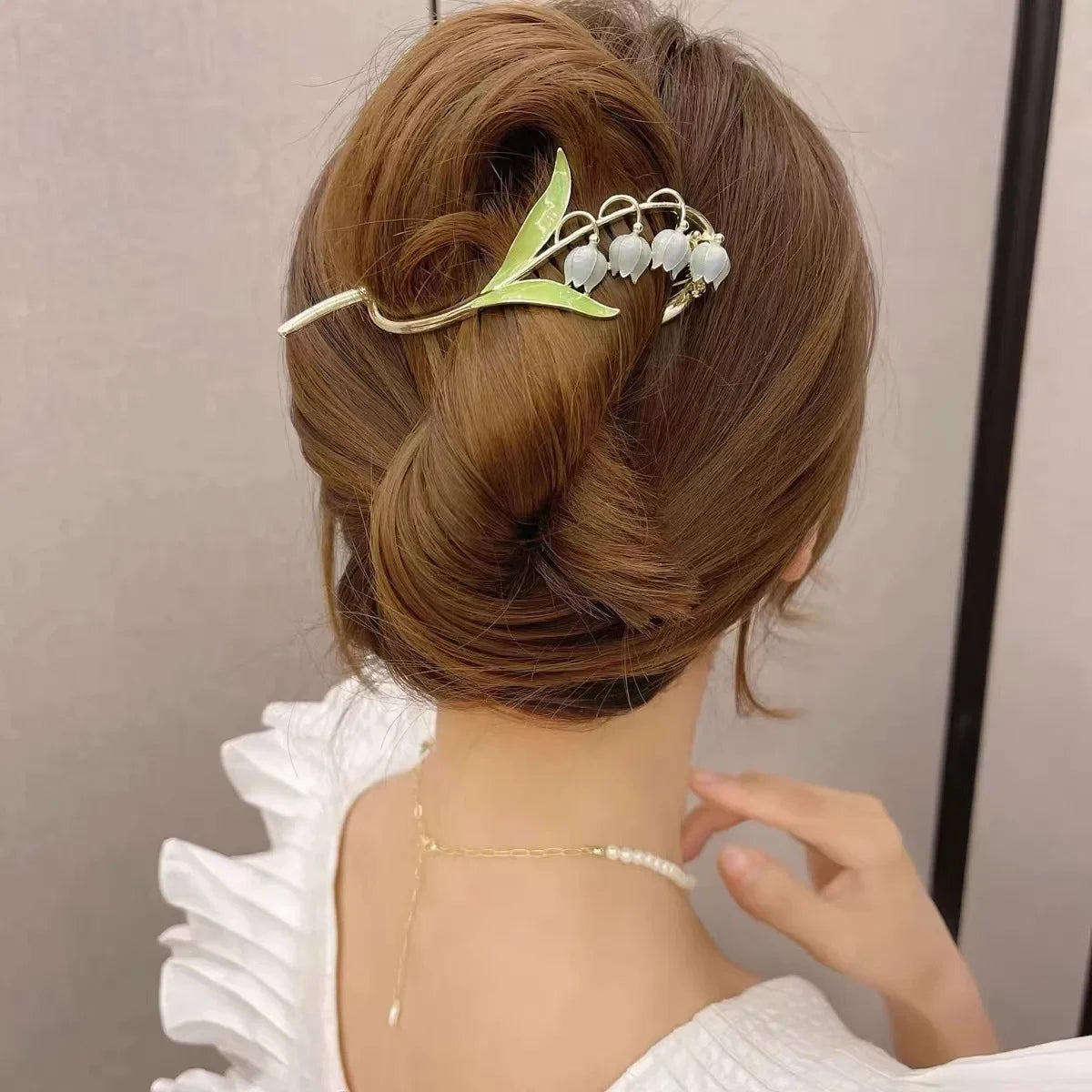 Women's Pearl Bell Orchid Ponytail Hair Clip