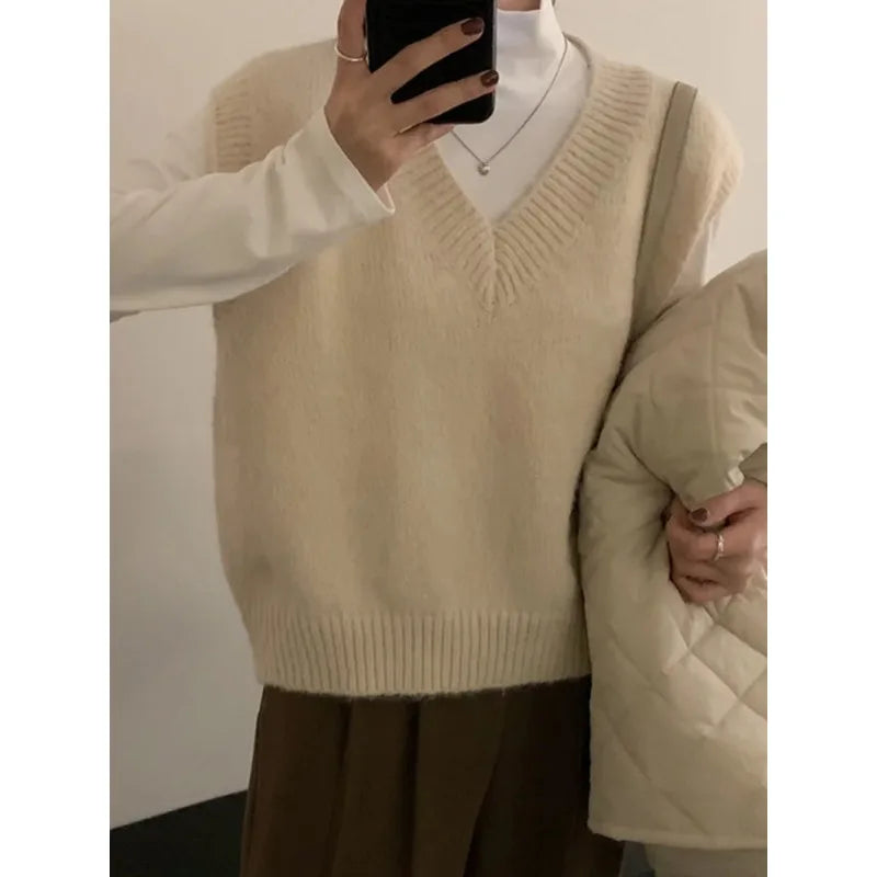 Women's Sleeveless Autumn Winter Knit V Neck Sweater
