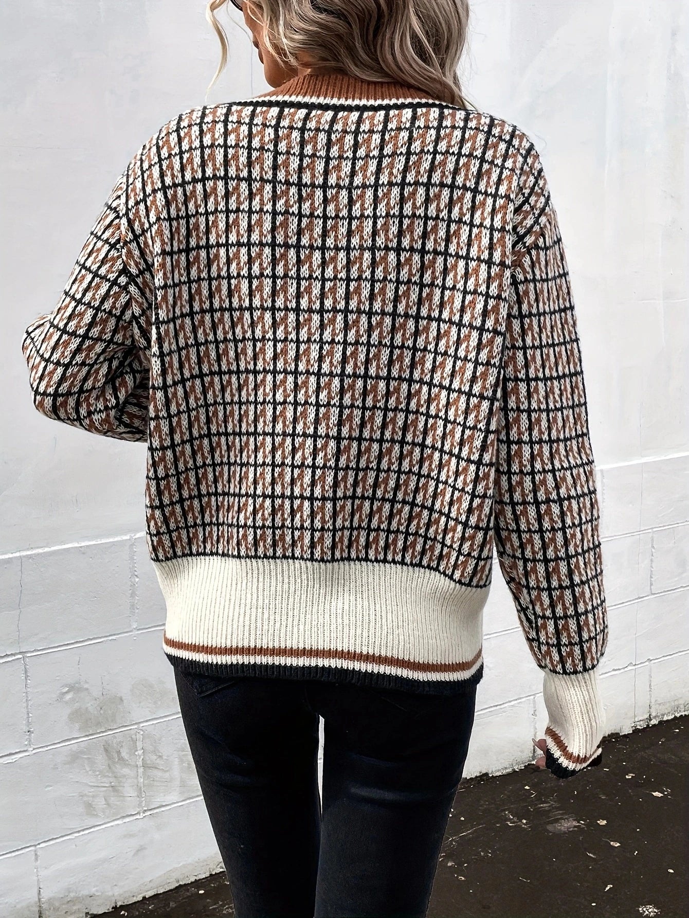 Women's Plaid Pattern V Neck Button Up Cardigan Sweater