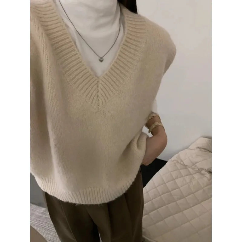 Women's Sleeveless Autumn Winter Knit V Neck Sweater