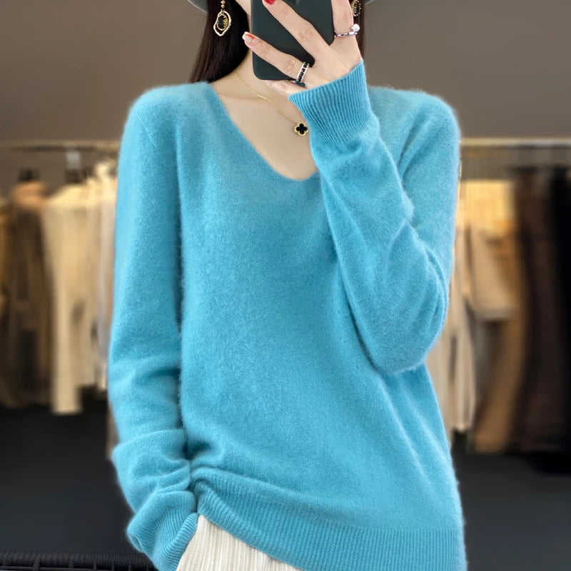 Women's knitted V-Neck Merino Wool Sweater