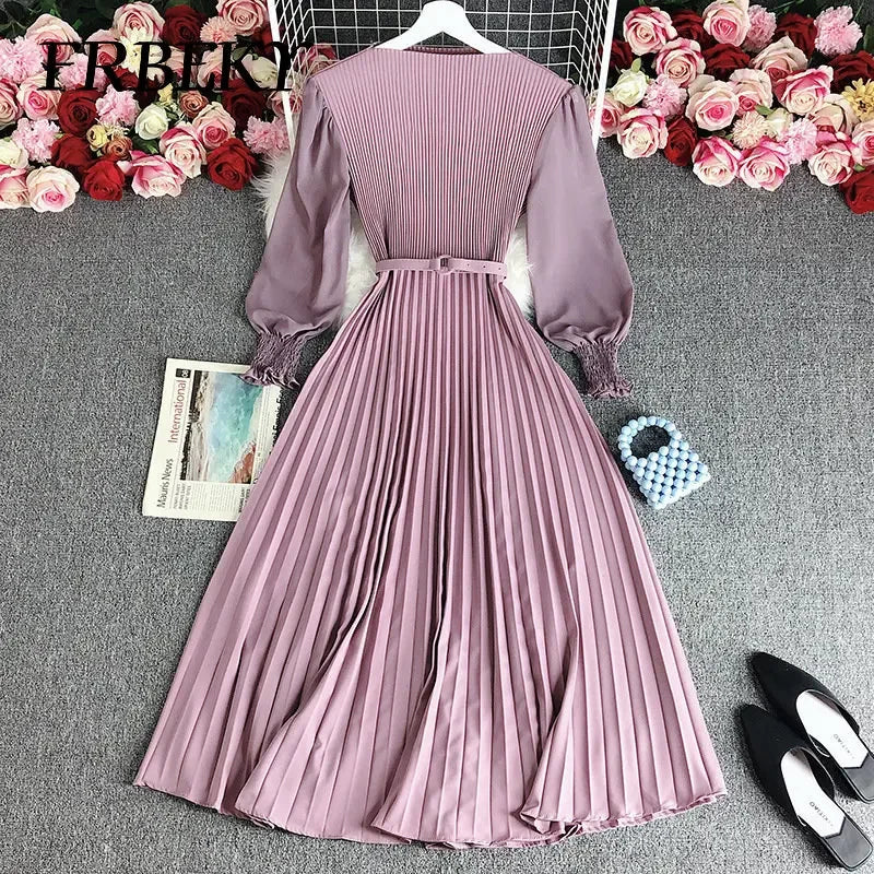 Women's Long Pleated Elastic Waistband Dresses