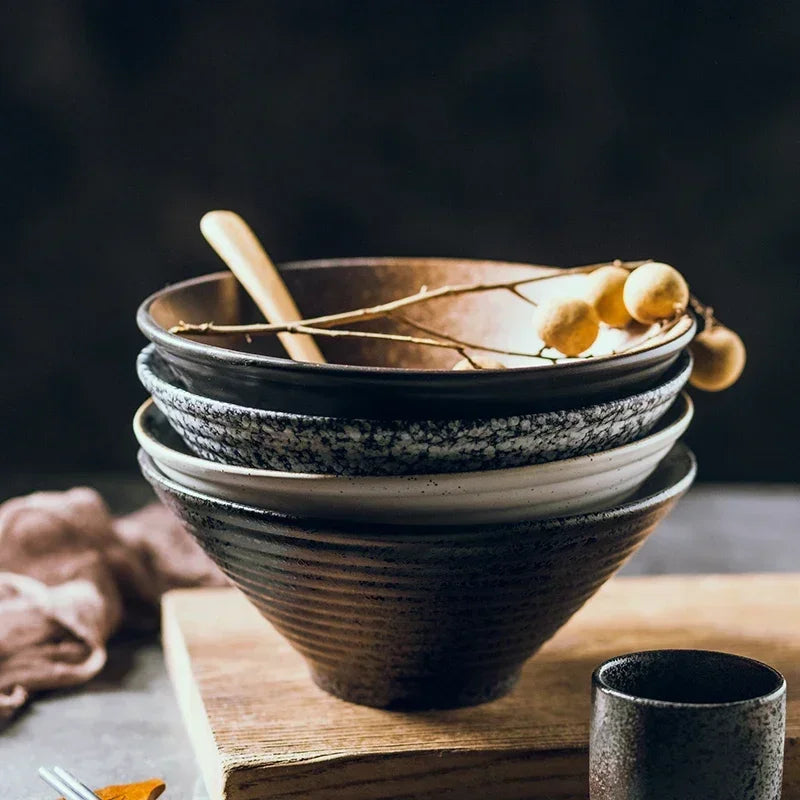 noodle bowl with lid
